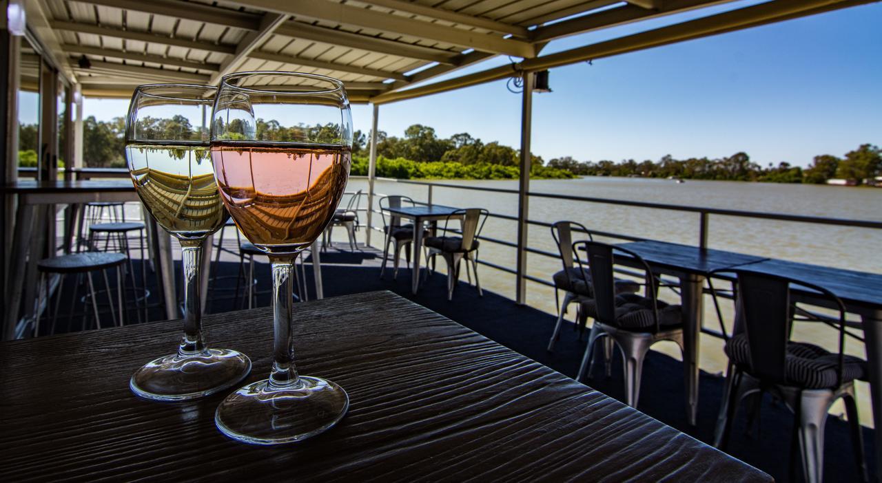 Отель Murray River Queen Ренмарк Экстерьер фото