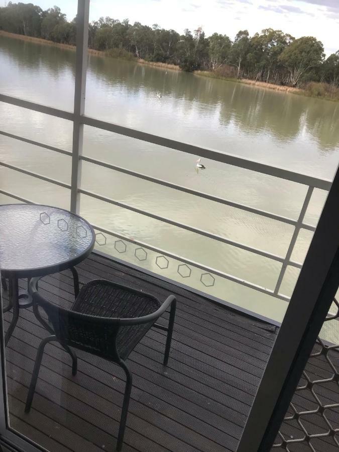 Отель Murray River Queen Ренмарк Экстерьер фото